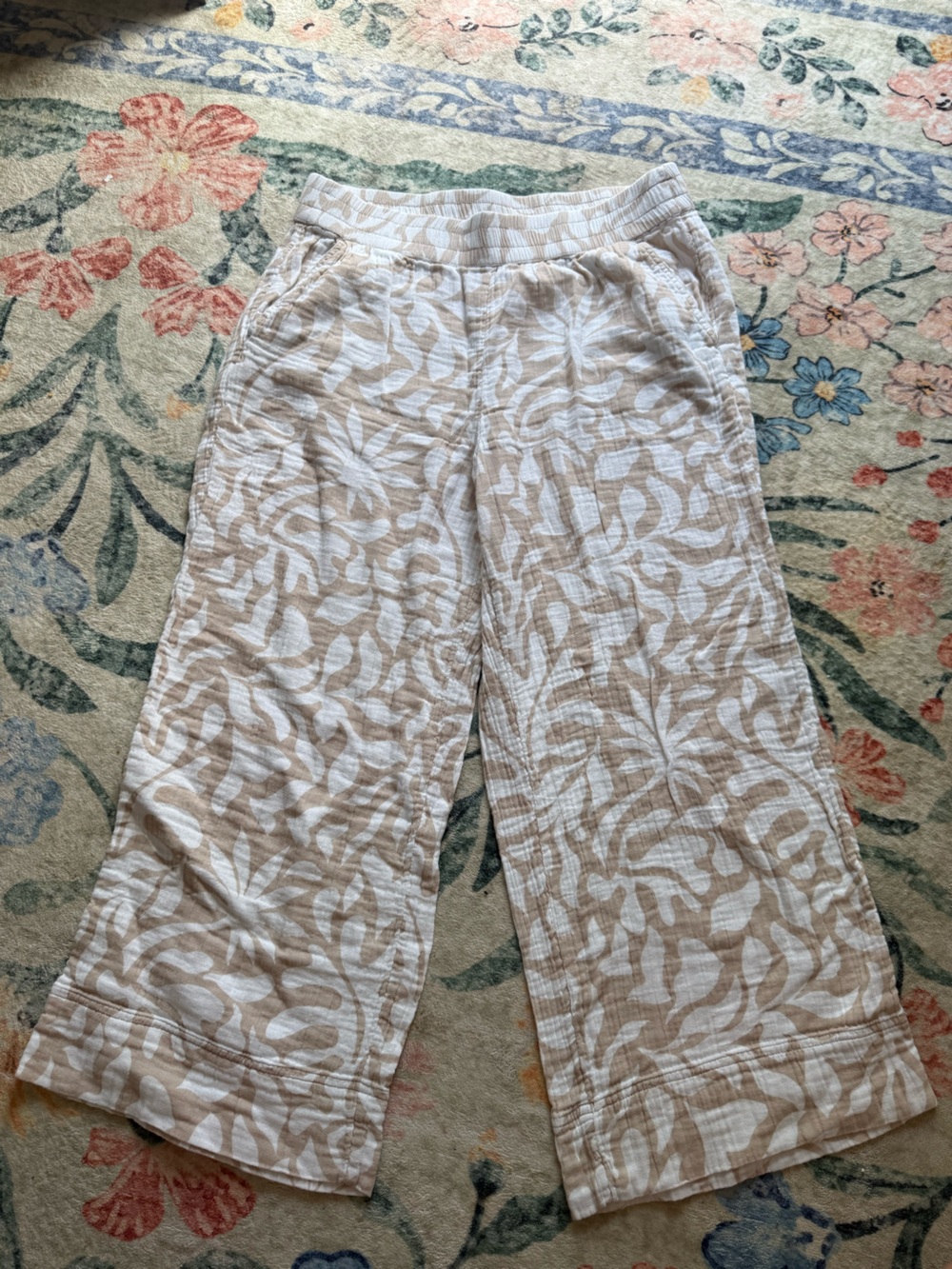 LOFT Beige and White Wide-Leg Printed Lounge Pants